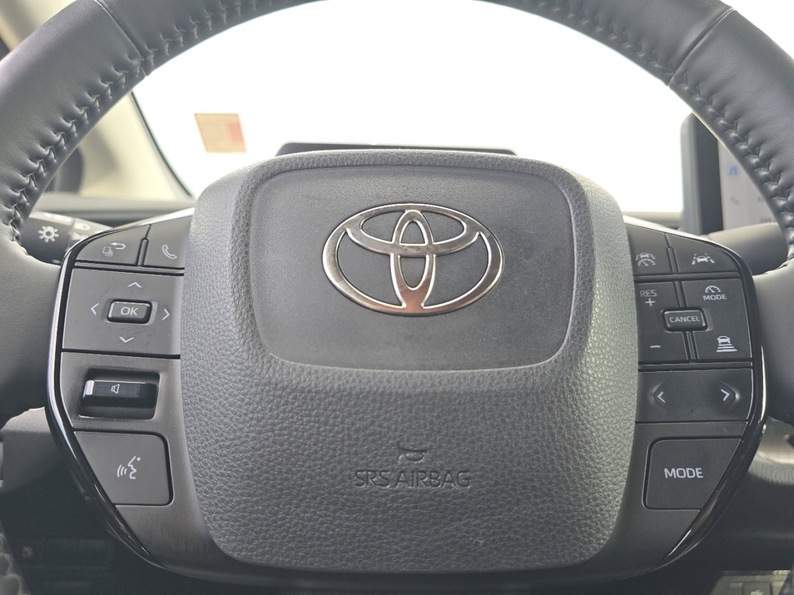 Used 2023 Toyota Prius XLE image 33
