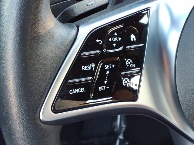 Used 2023 Mercedes-Benz C 300 Sedan image 9