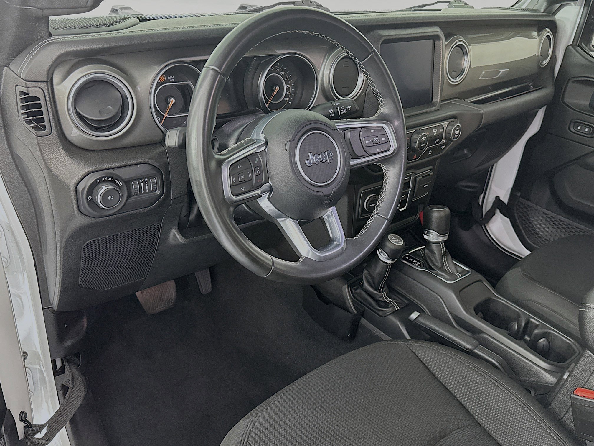 Used 2022 Jeep Wrangler Unlimited Sahara AWD/4WD image 9