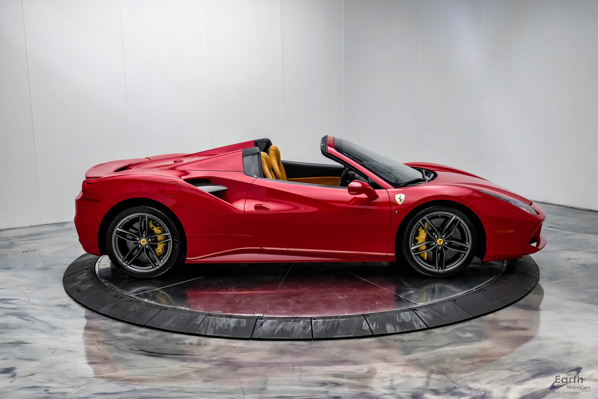 Used 2018 Ferrari 488 Spider RWD image 27