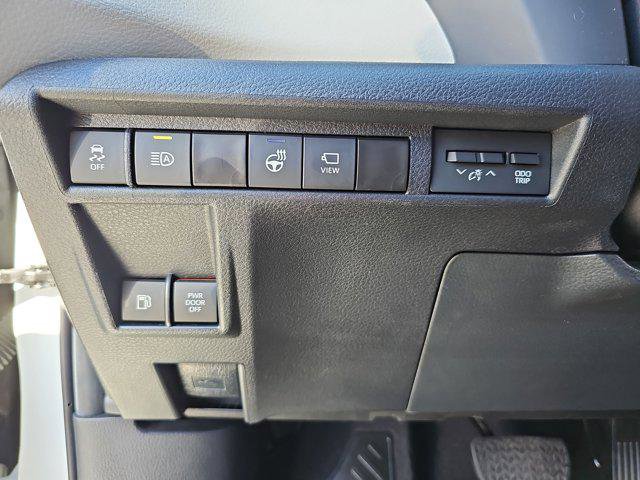 Used 2024 Toyota Sienna Platinum image 27