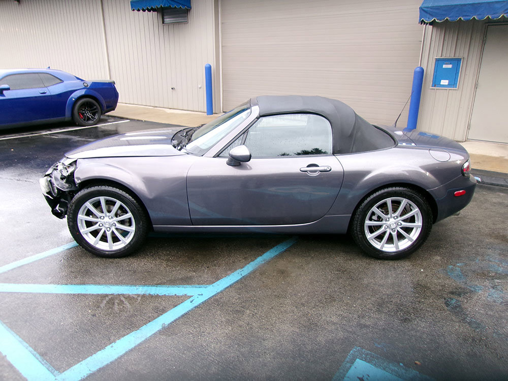 Used 2006 MAZDA MX-5 Miata Sport image 3
