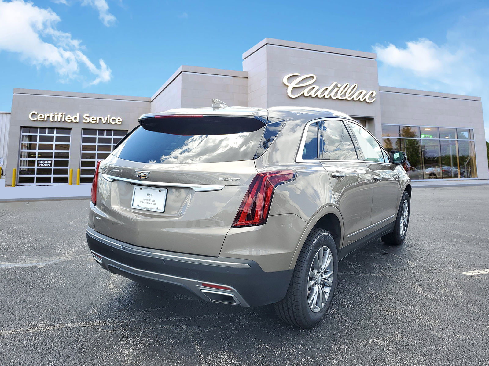 Used 2023 Cadillac XT5 Premium Luxury AWD/4WD image 3