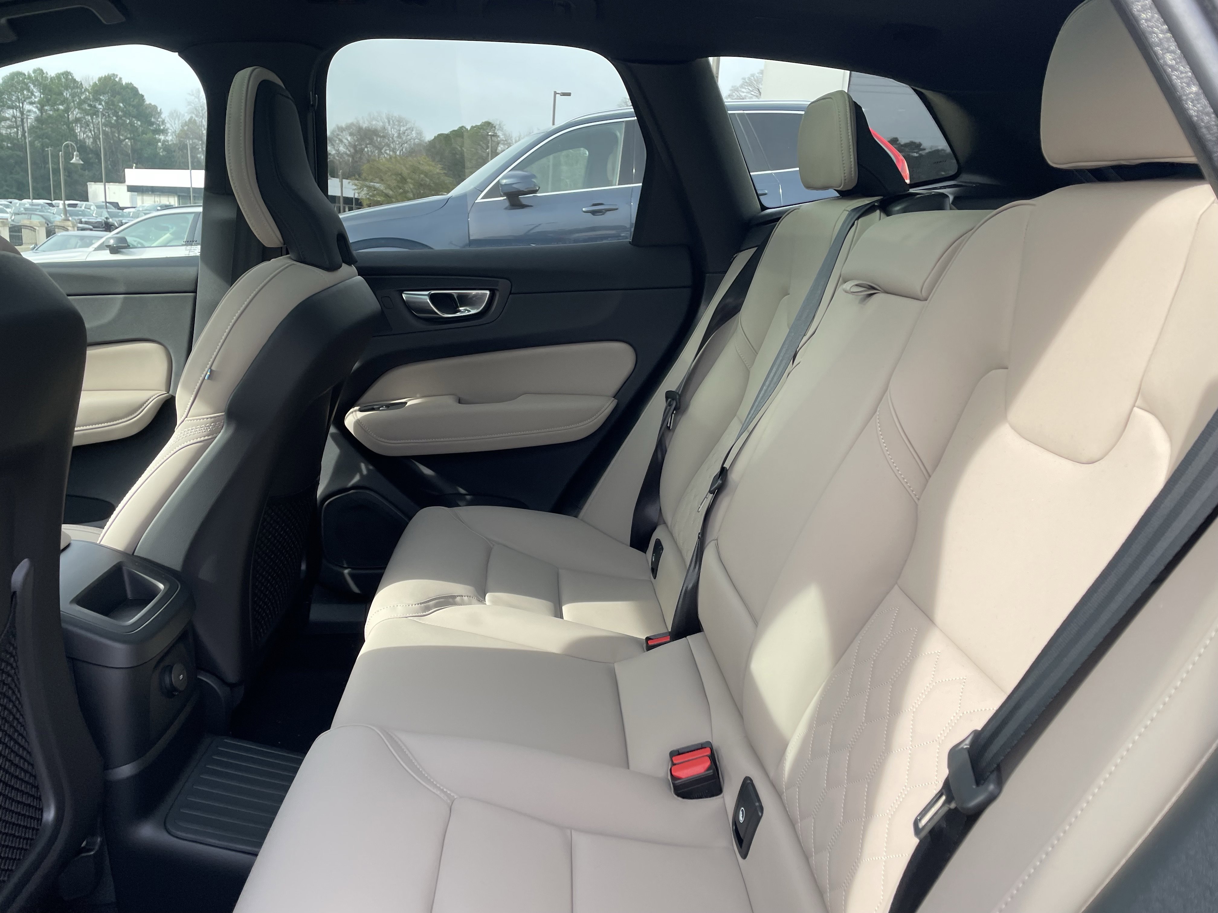 New 2026 Volvo XC60 T8 Core image 12