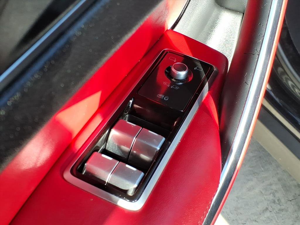 Used 2021 Jaguar F-PACE R-Dynamic S image 21