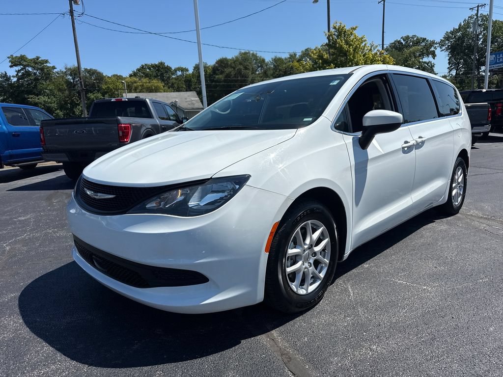 Used 2023 Chrysler Voyager LX FWD video 2