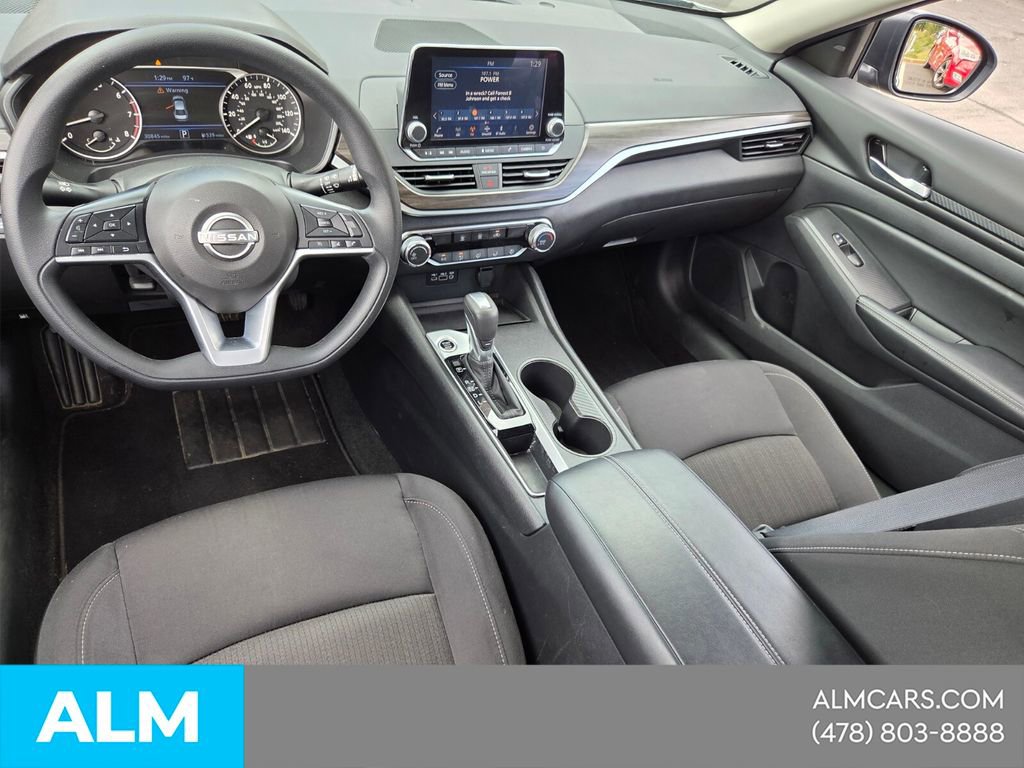 Used 2025 Nissan Altima 2.5 SV FWD image 9