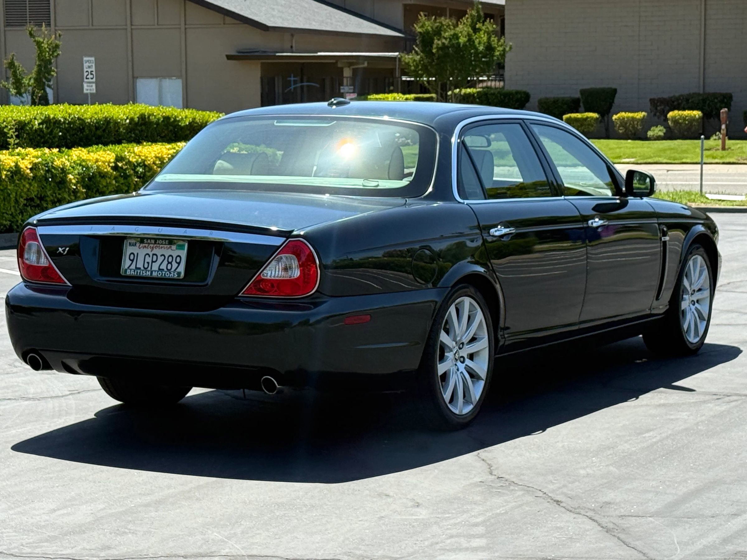Used 2008 Jaguar XJ8 image 5