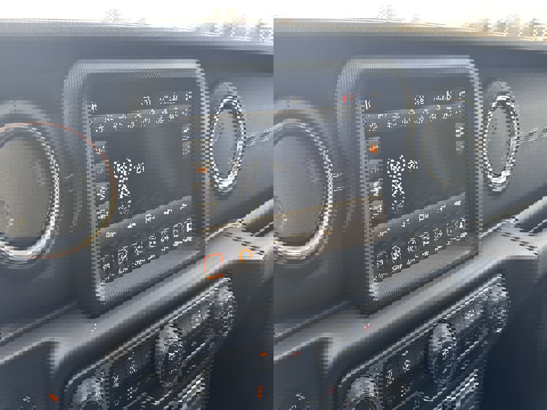 Used 2022 Jeep Wrangler Unlimited Sahara w/ Cold Weather Group image 13