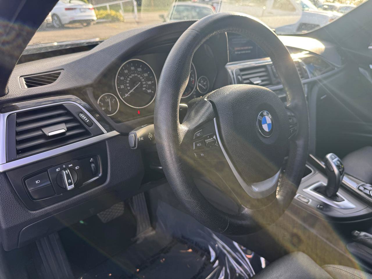 Used 2017 BMW 330i xDrive Sedan AWD/4WD image 11