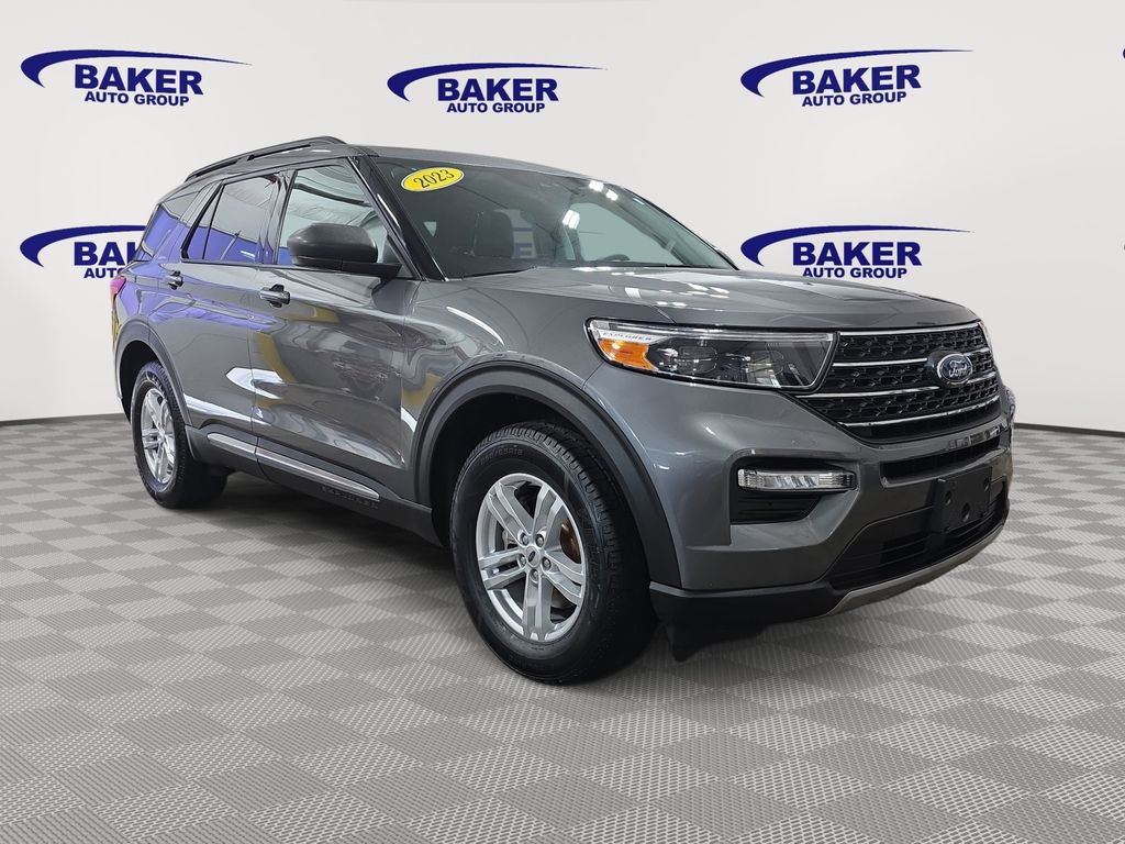 Used 2023 Ford Explorer XLT w/ Equipment Group 202A image 3