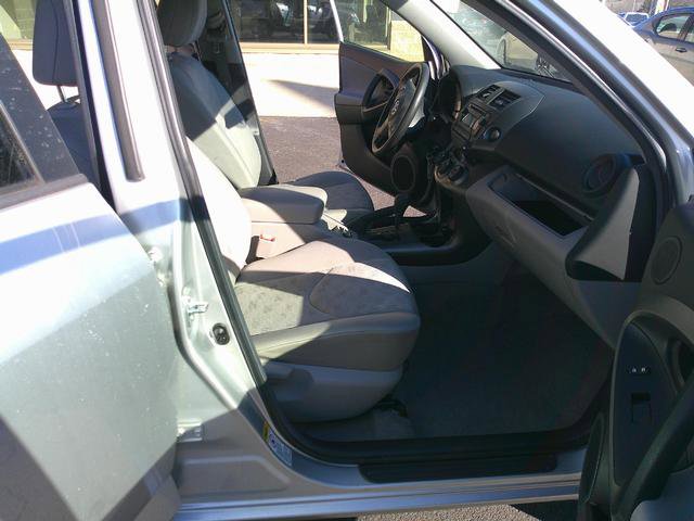 Used 2012 Toyota RAV4 4WD w/ Value Pkg image 6