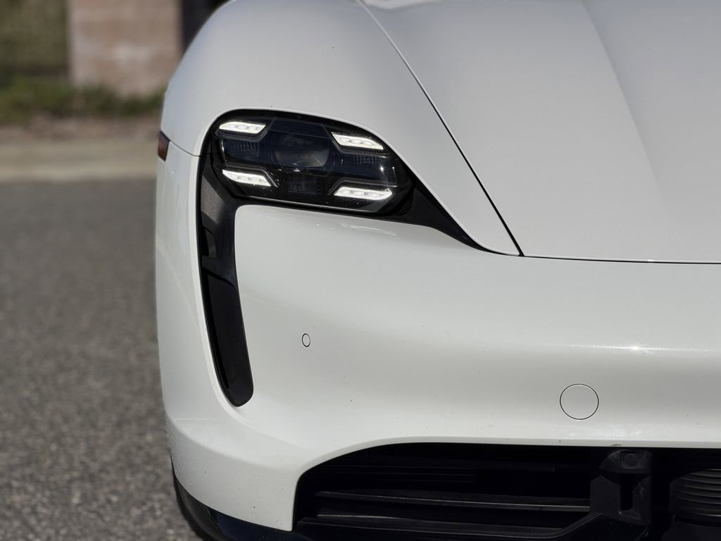 Used 2020 Porsche Taycan Turbo image 7