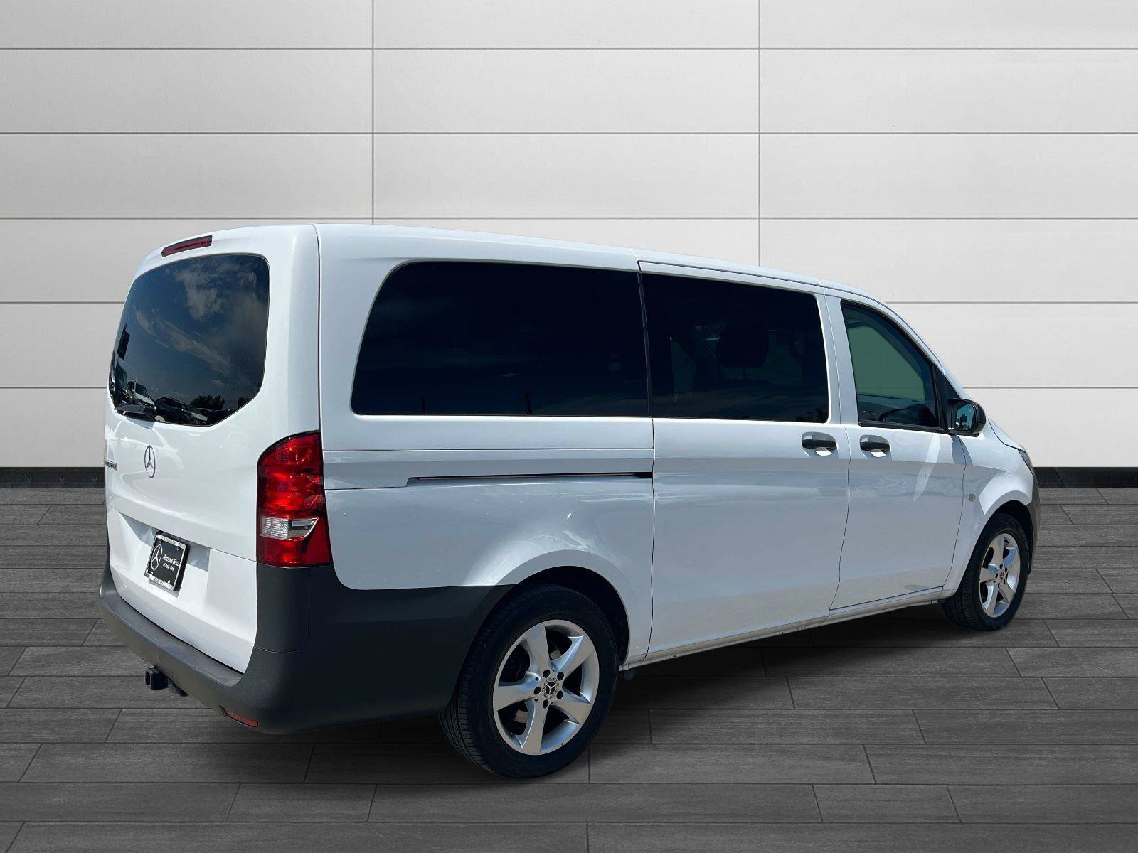 Used 2023 Mercedes-Benz Metris Passenger image 3
