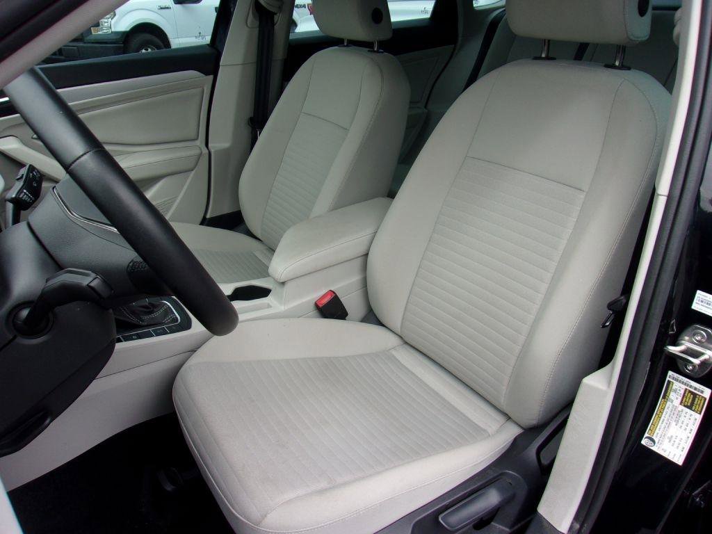 Used 2025 Volkswagen Jetta S FWD image 9