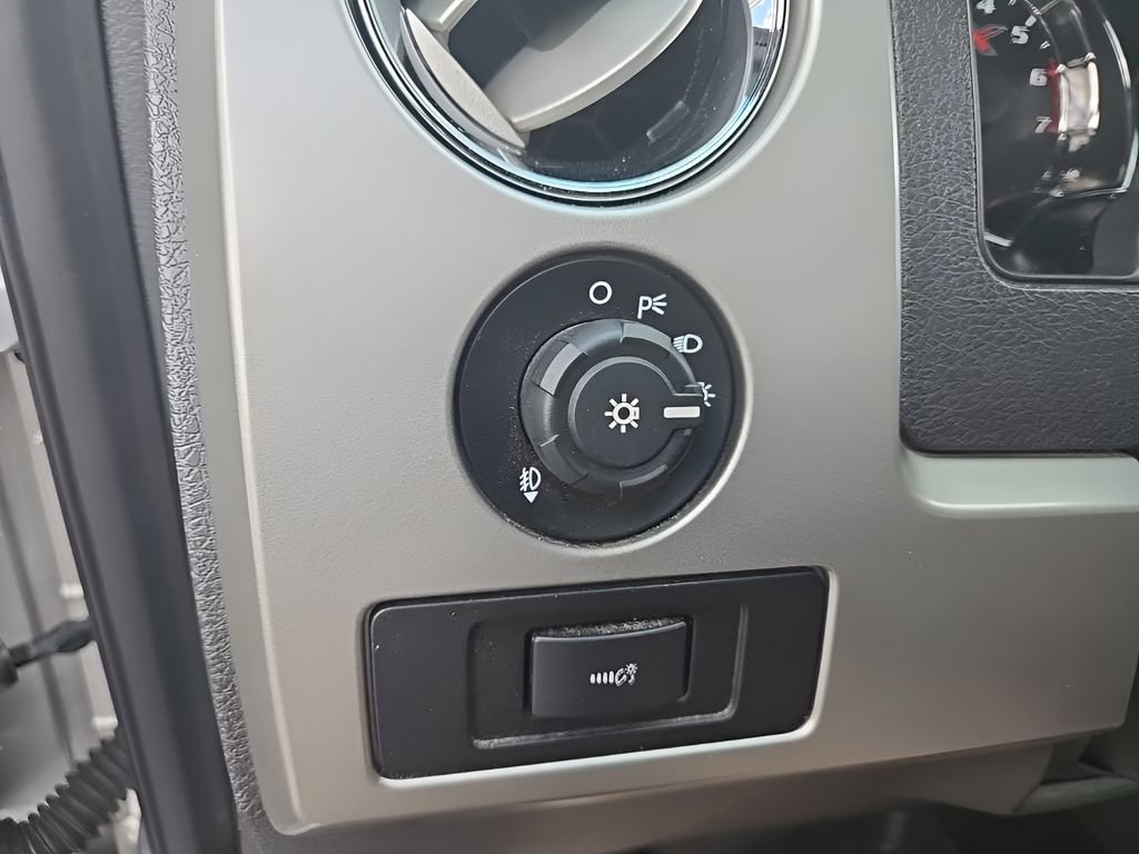 Used 2014 Ford F150 FX4 w/ Equipment Group 402A Luxury image 8