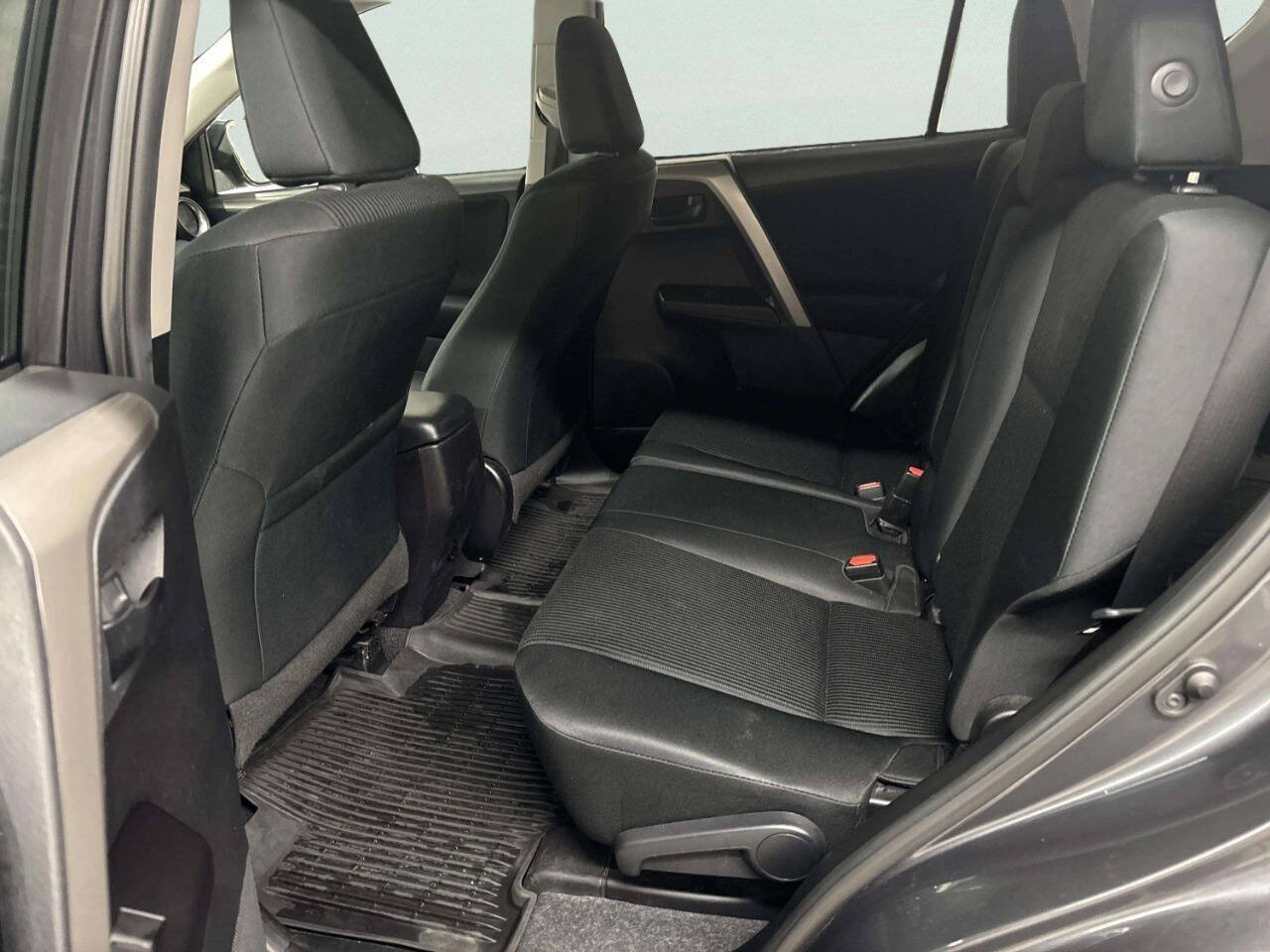 Used 2018 Toyota RAV4 LE w/ All Weather Liner Package AWD/4WD image 14
