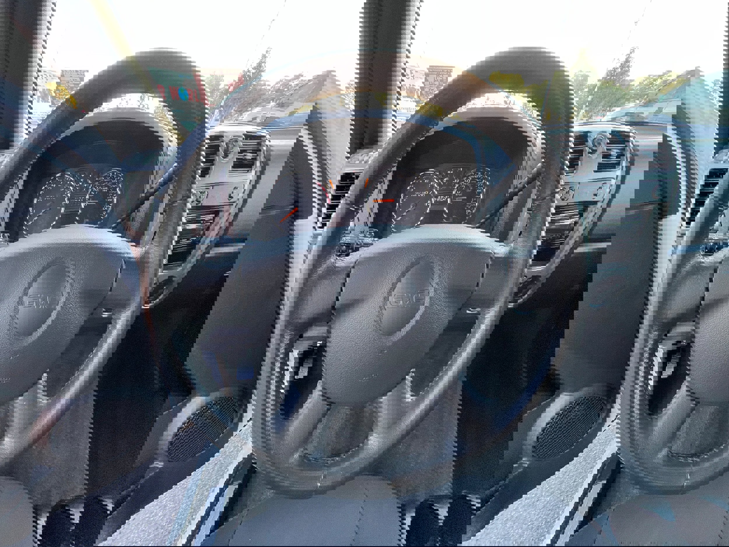 Used 2011 GMC Canyon SLE image 16