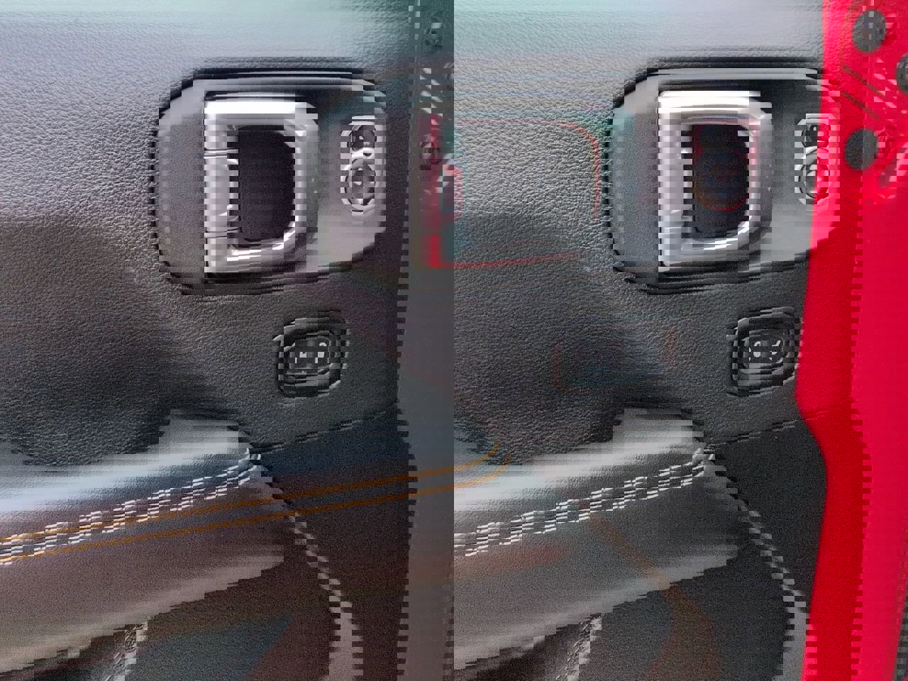 Used 2025 Jeep Wrangler Sahara w/ Safety Group image 9