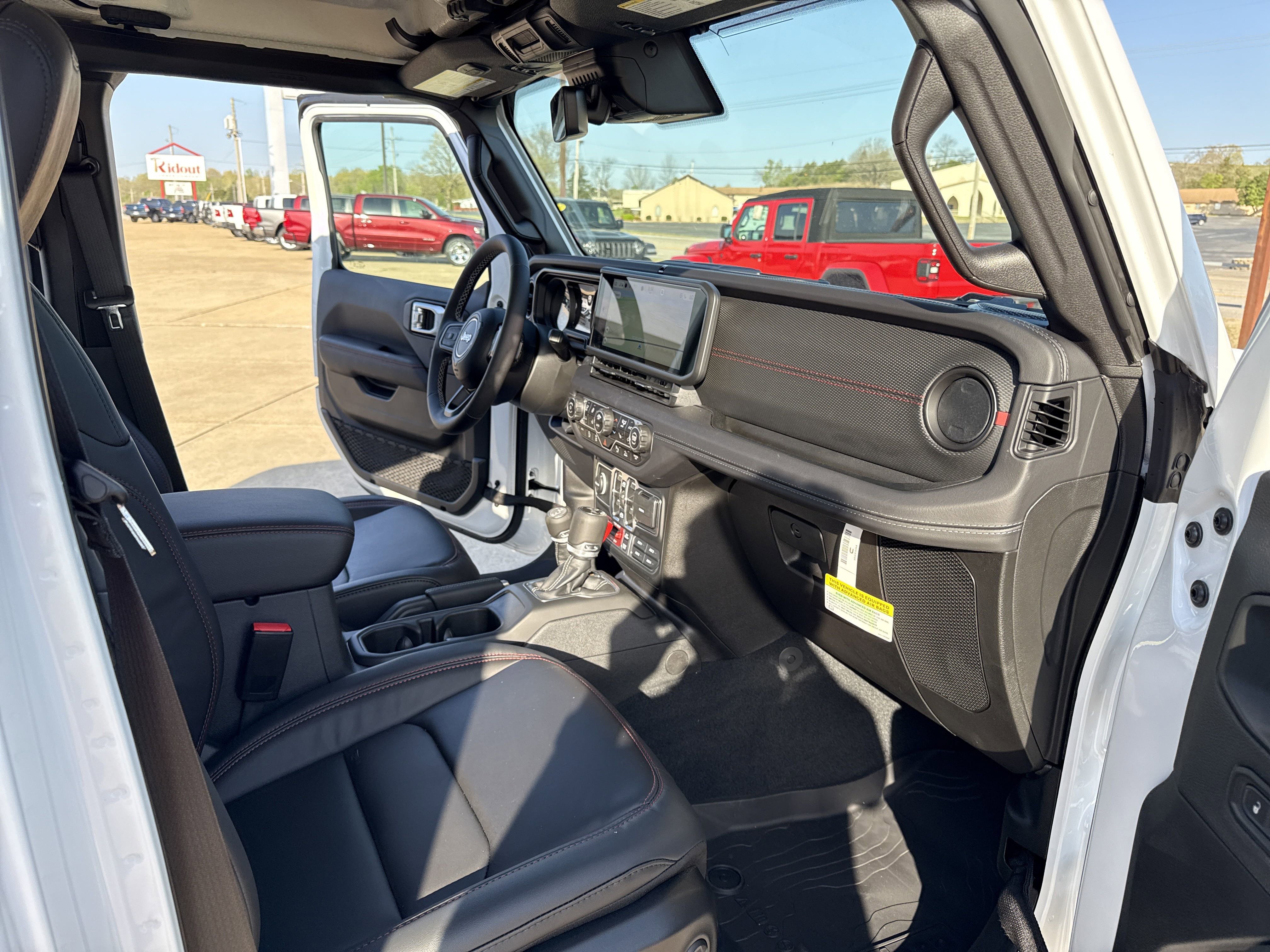 New 2025 Jeep Wrangler Unlimited Rubicon w/ Technology Group image 21