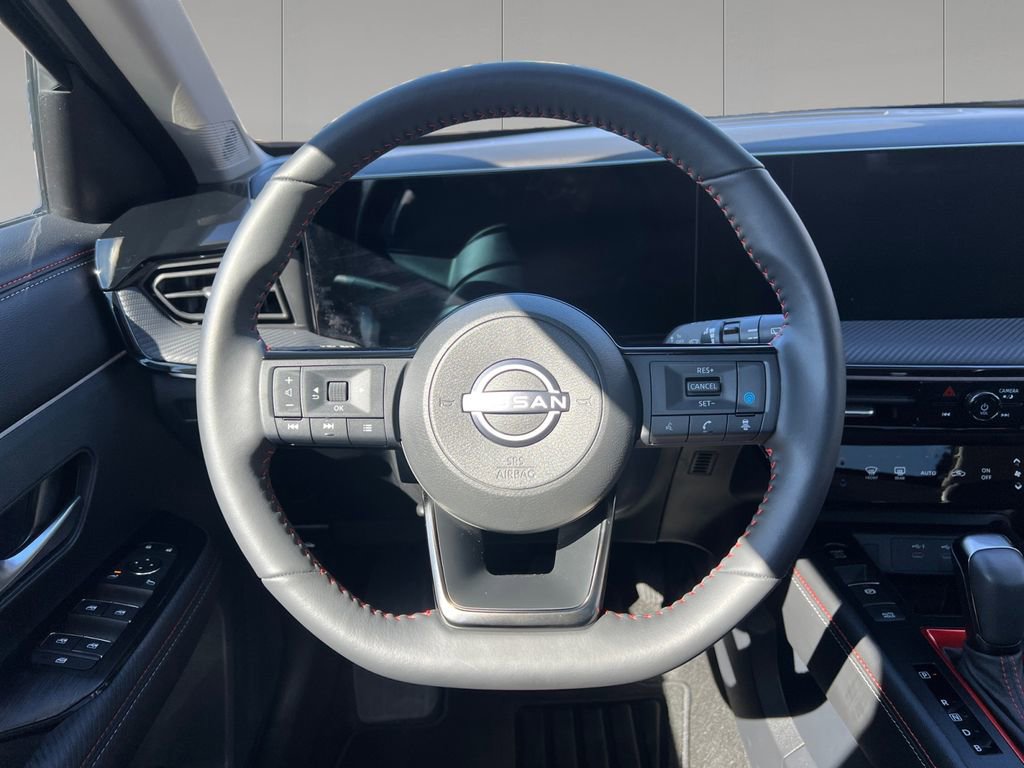 Used 2025 Nissan Kicks SR w/ SR Premium Package image 9