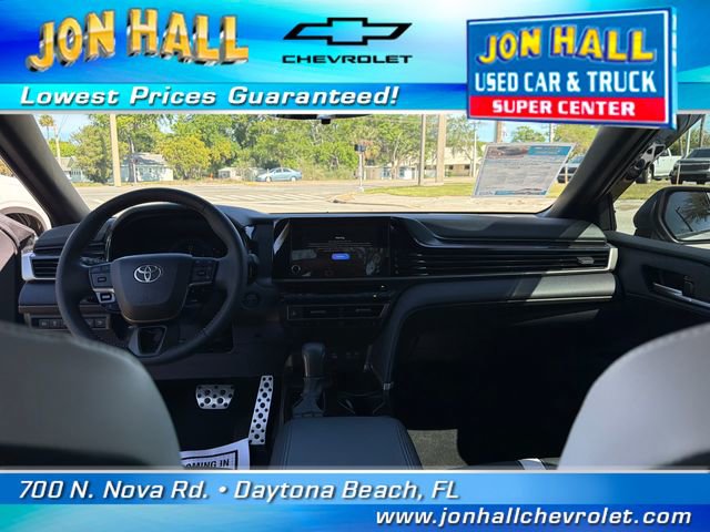 Used 2025 Toyota Camry SE image 16