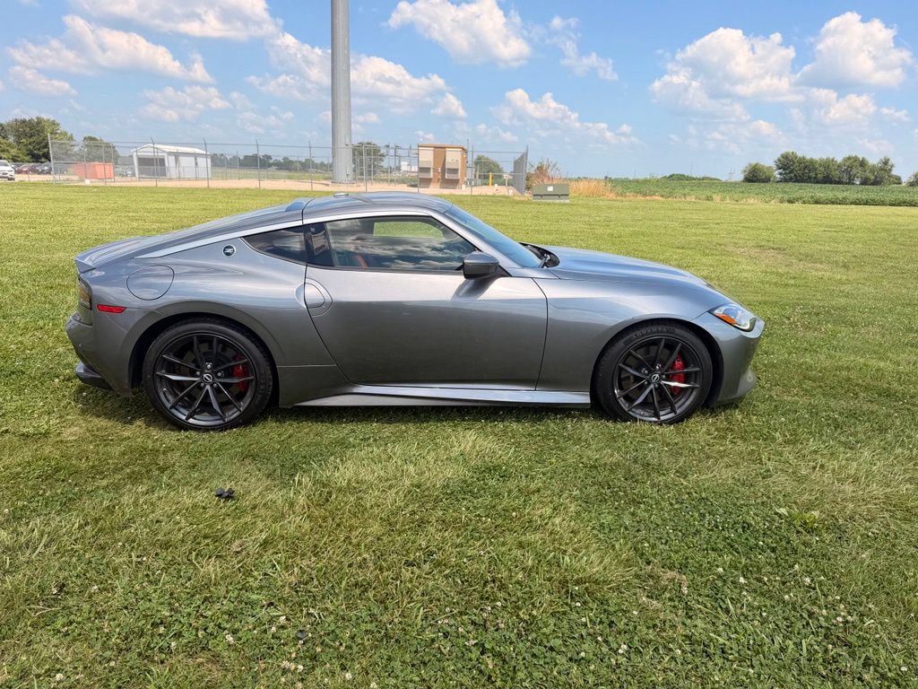 Certified 2024 Nissan Z Performance w/ Floor Mat Package RWD image 4