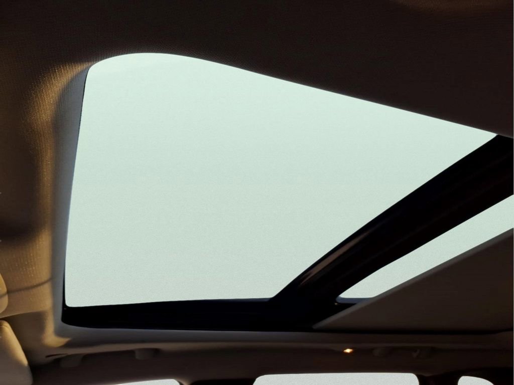 Used 2022 Jeep Cherokee Latitude w/ Sun & Sound Group image 18