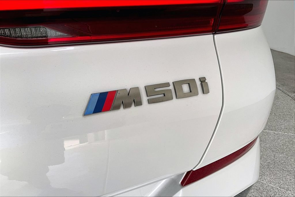 Used 2022 BMW X6 M50i w/ Premium Package AWD/4WD image 38