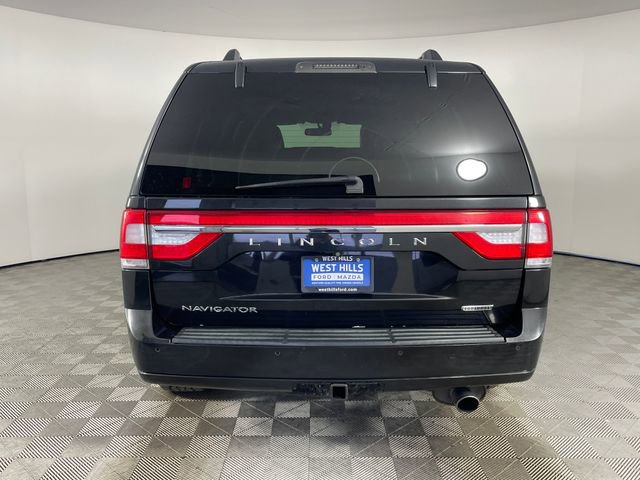 Used 2015 Lincoln Navigator 4WD image 23