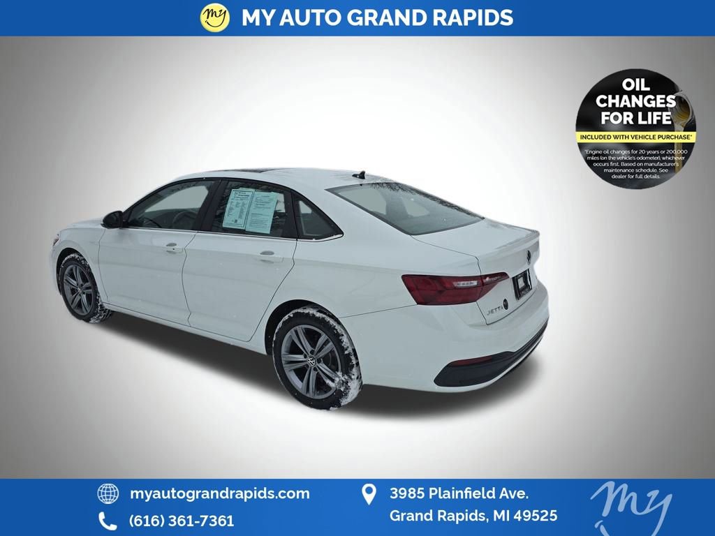 Used 2024 Volkswagen Jetta SE image 5