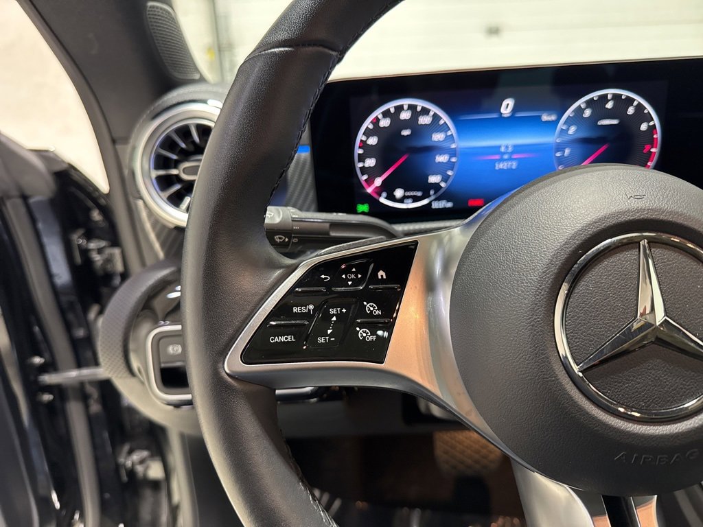 Used 2025 Mercedes-Benz CLA 250 4MATIC w/ Exclusive Package image 30