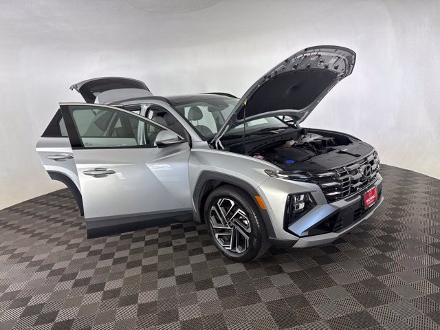 Used 2025 Hyundai Tucson Limited FWD image 12