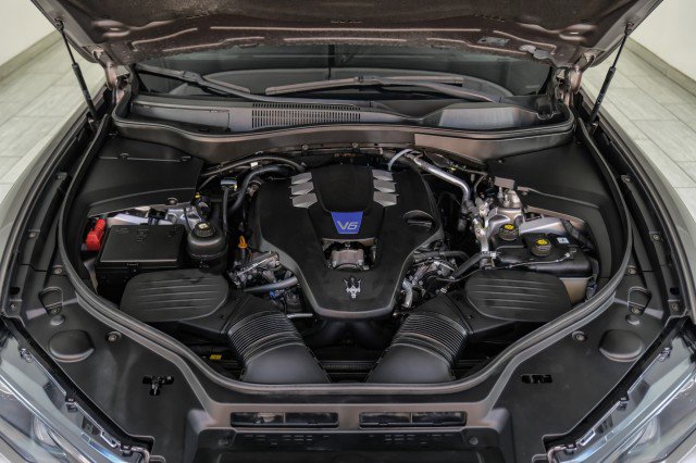 Used 2017 Maserati Levante S image 47