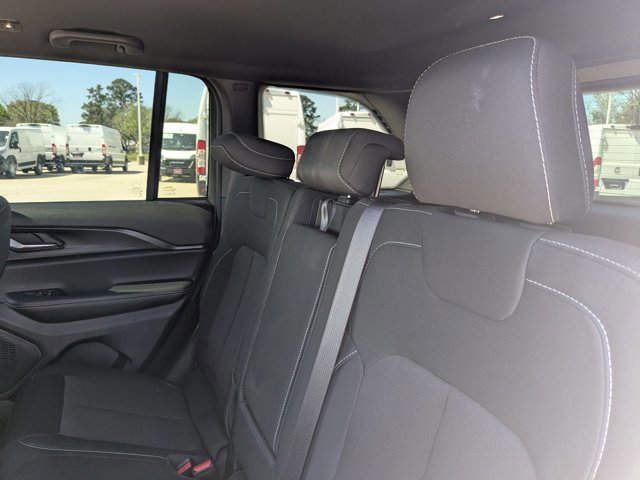 Used 2025 Jeep Grand Cherokee Laredo w/ MOPAR Finishing Package image 16