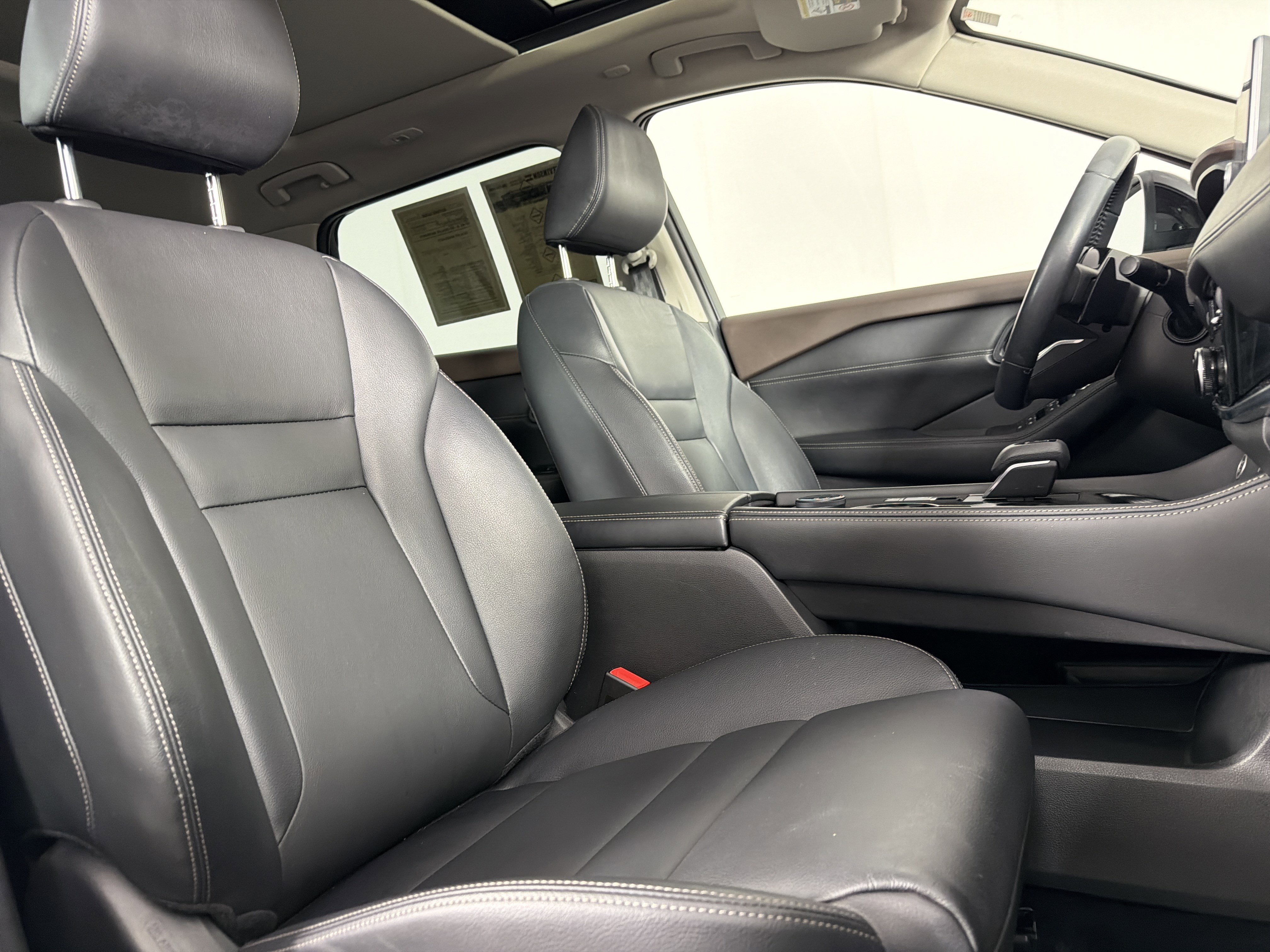 Used 2023 Nissan Rogue SL image 26