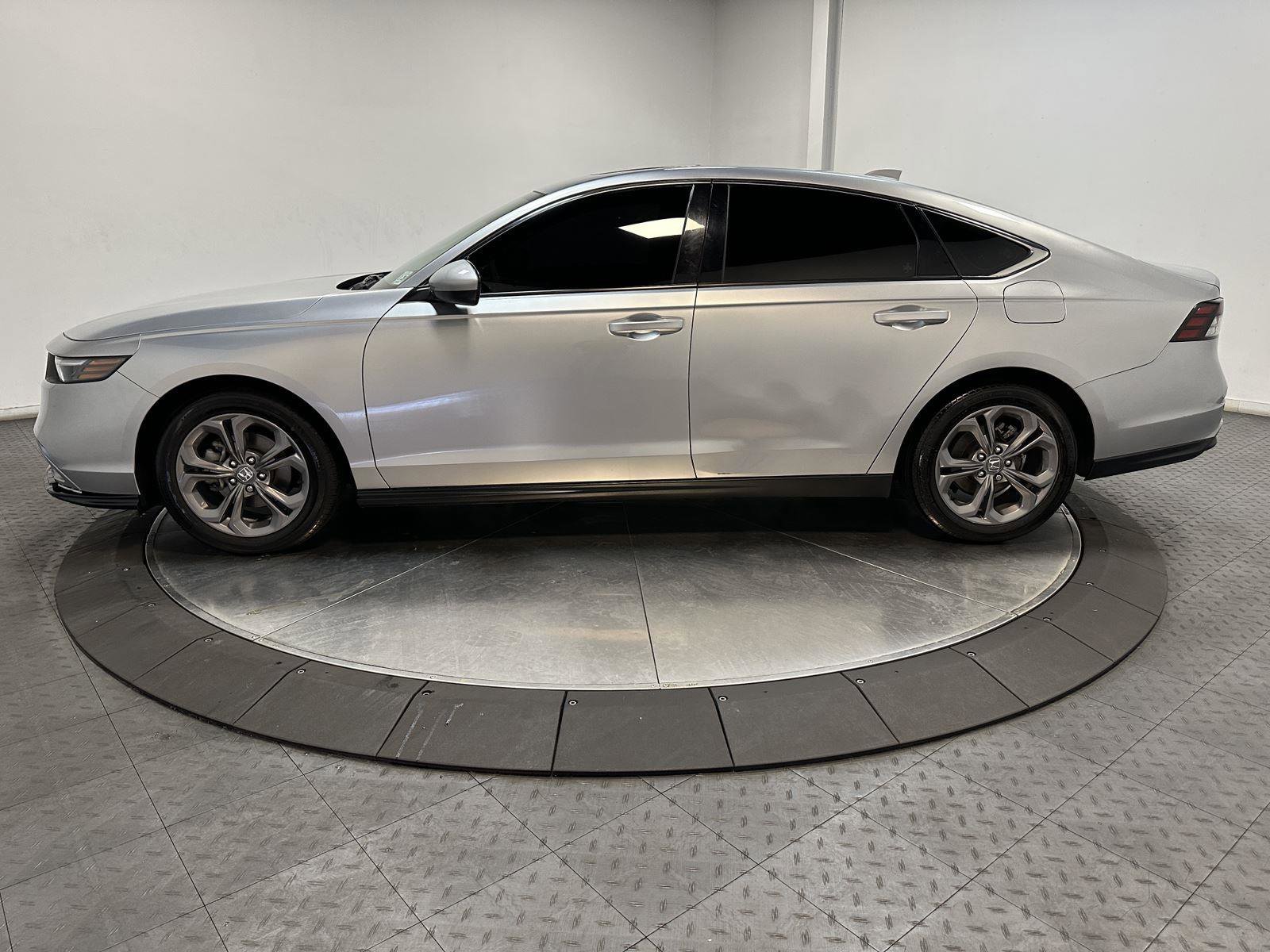 Used 2024 Honda Accord EX image 8