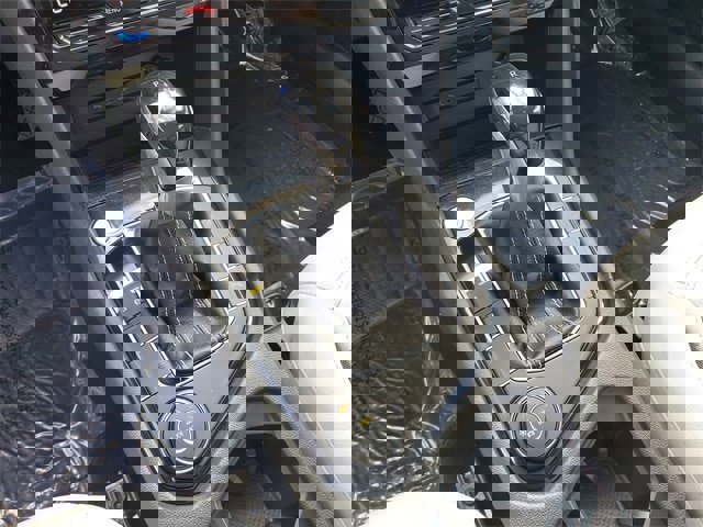 Certified 2025 Volkswagen Taos SE w/ Panoramic Sunroof Package image 27