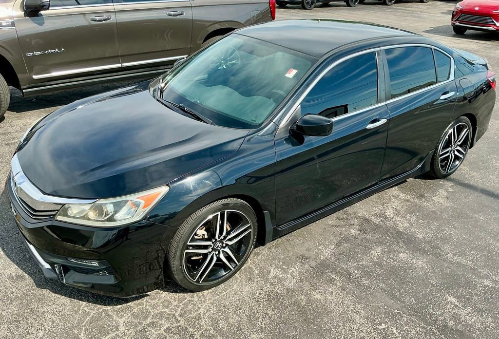 Used 2017 Honda Accord Sport image 4