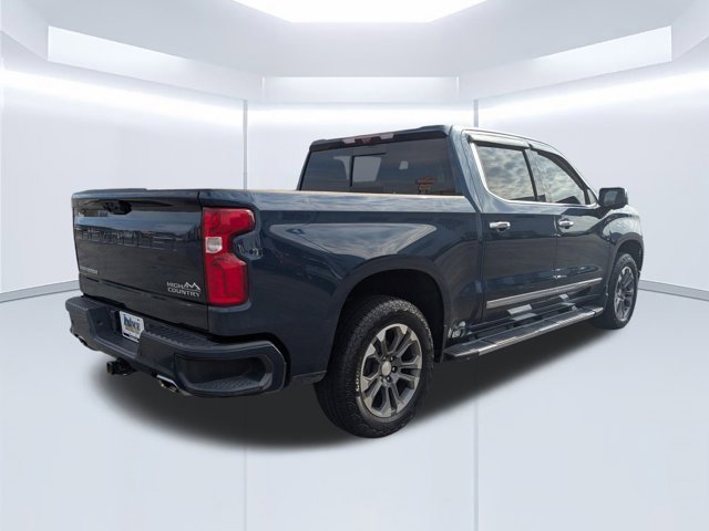 Used 2022 Chevrolet Silverado 1500 High Country w/ Technology Package image 4
