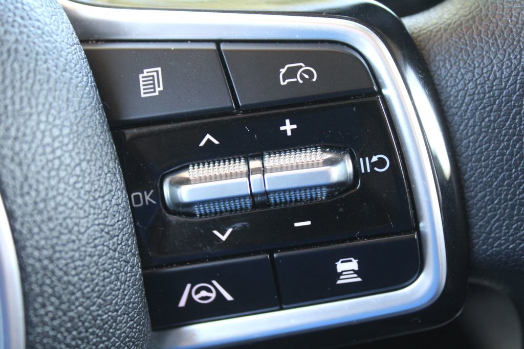 Certified 2024 Kia Sorento LX image 30