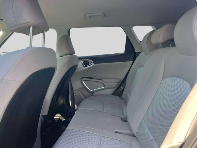 Used 2023 Kia Soul LX w/ LX Technology Package FWD image 11