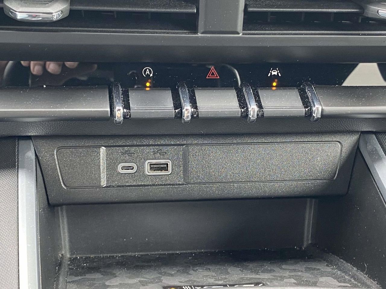 Used 2024 Chevrolet Colorado LT w/ LT Convenience Package III image 26