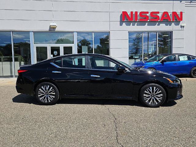 Certified 2023 Nissan Altima 2.5 SV FWD image 9