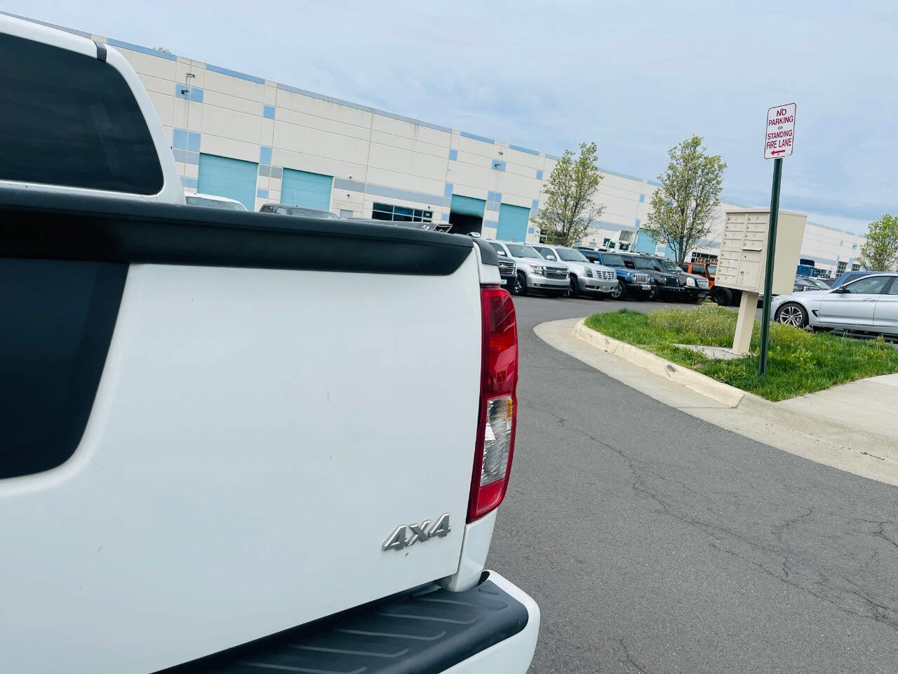 Used 2017 Nissan Frontier S w/ S Work Truck Package (4X4) image 9