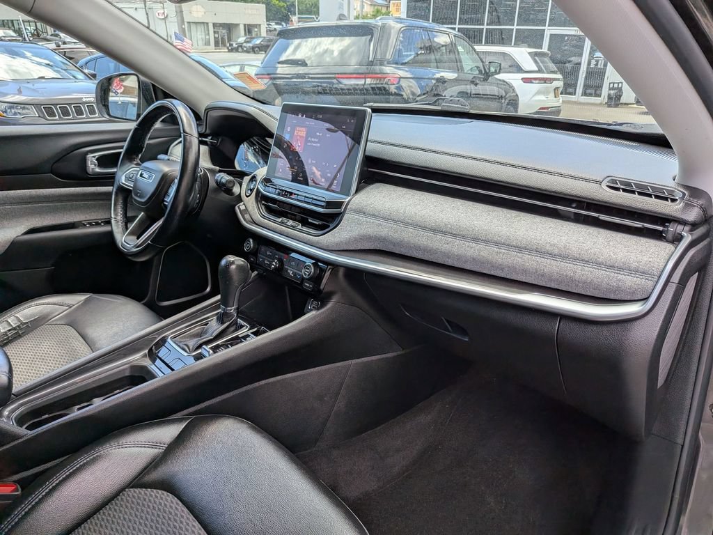 Certified 2022 Jeep Compass Latitude w/ Convenience Group AWD/4WD image 24
