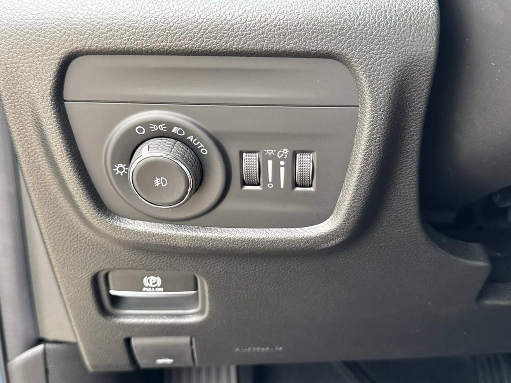 New 2026 Jeep Grand Cherokee Limited RWD image 49