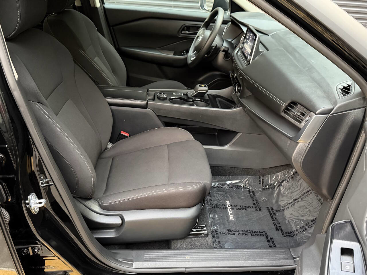 Used 2024 Nissan Rogue S image 18