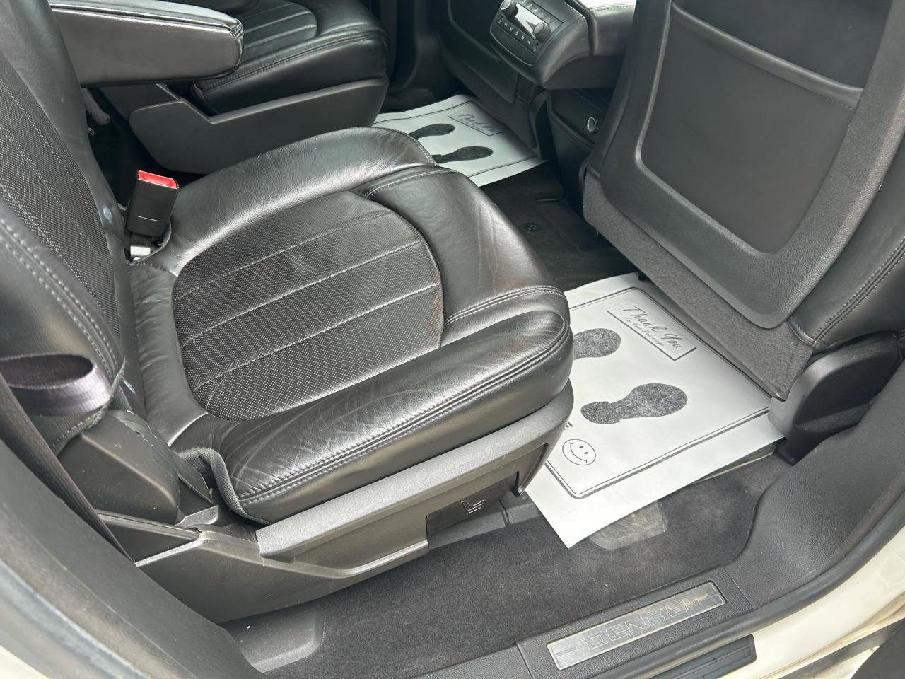 Used 2011 GMC Acadia Denali image 11