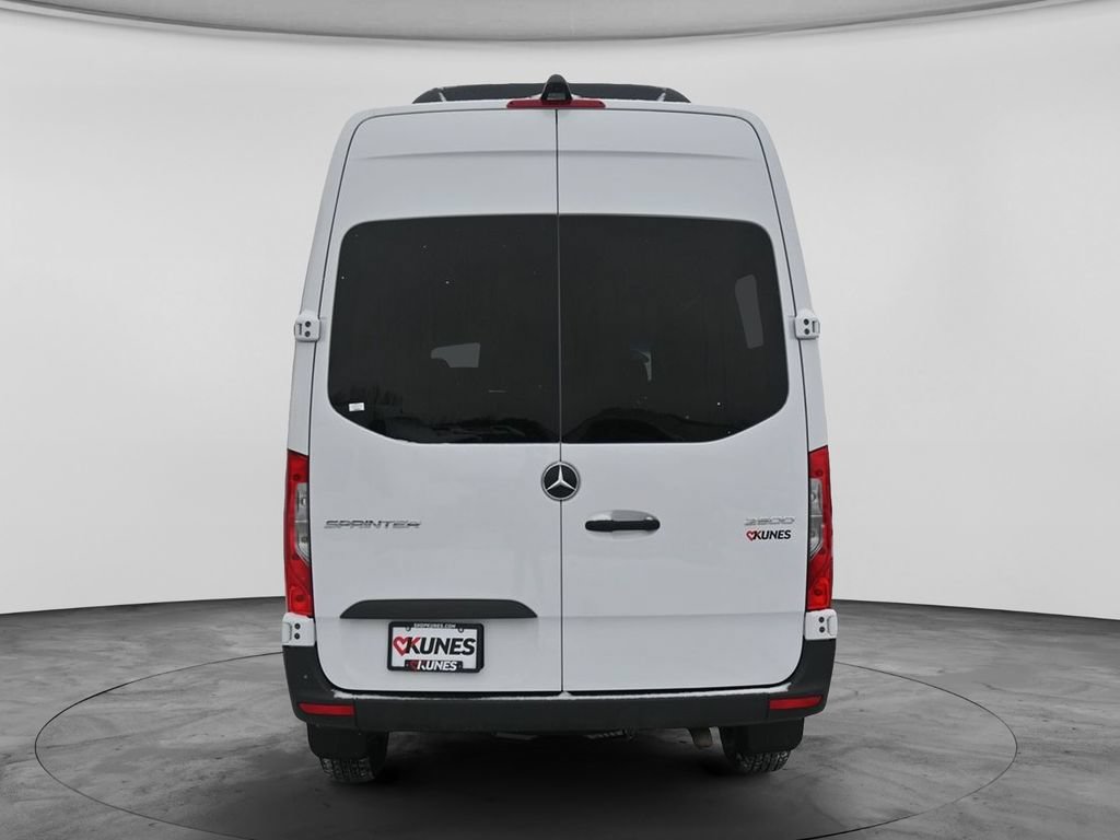 Used 2024 Mercedes-Benz Sprinter 2500 image 5